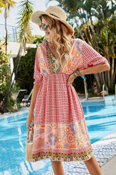 Robe bohème à col en V et lien dans le dos